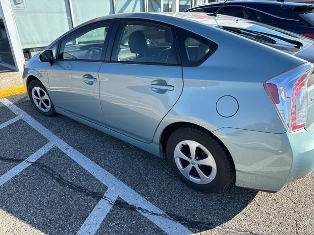 2015 Toyota Prius Five photo 3