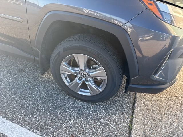 2024 Toyota RAV4 XLE photo 2