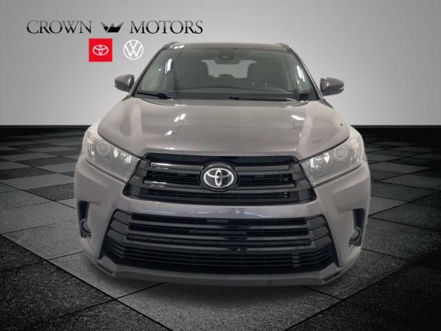 2019 Toyota Highlander SE photo 2