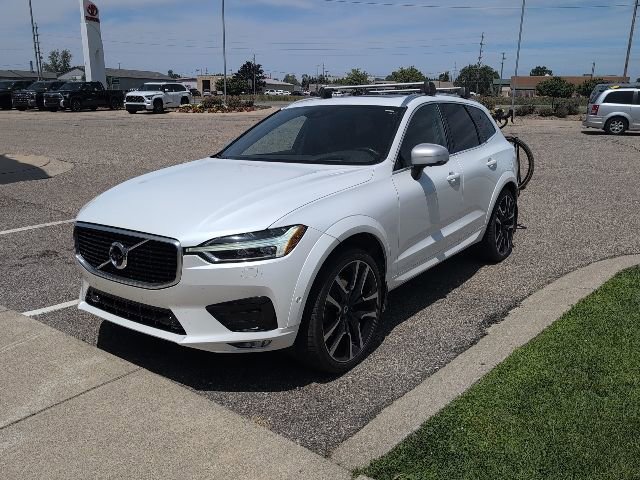 2018 Volvo XC60 T6 R-Design photo 3