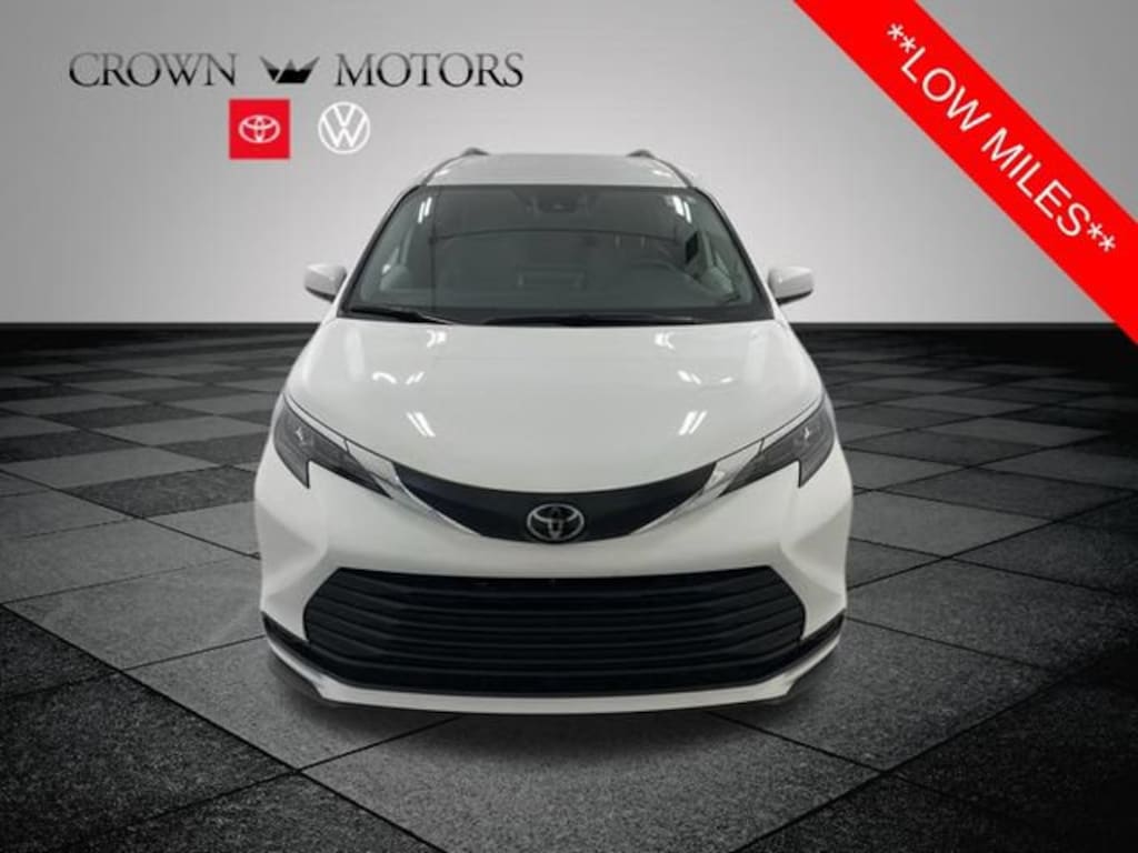 Used 2026 Toyota Sienna LE Van Passenger Van