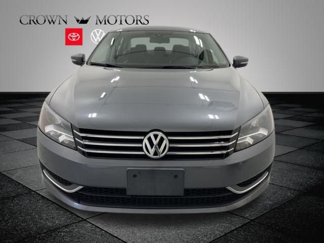 2013 Volkswagen Passat SE photo 2