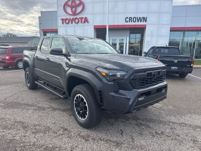 2025 Toyota Tacoma SR5's photo