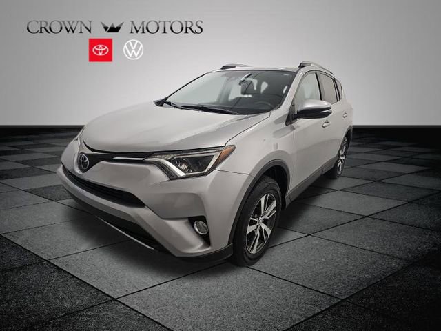 2017 Toyota RAV4 XLE photo 3