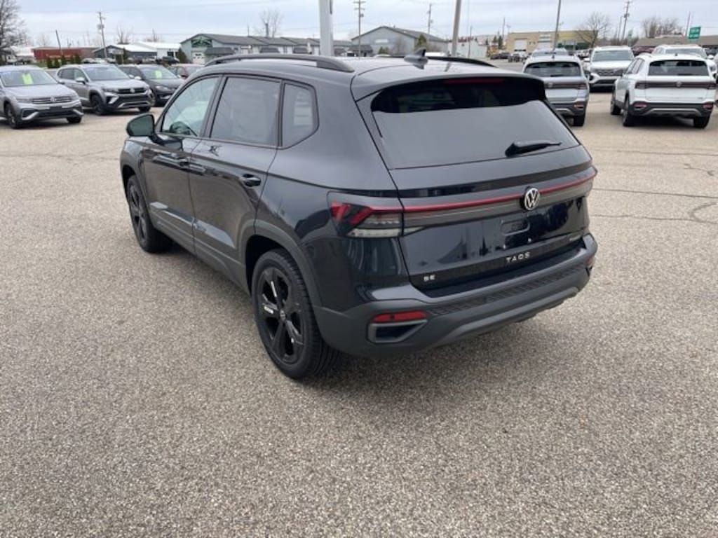 Used 2025 Volkswagen Taos 1.5T SE Black SUV