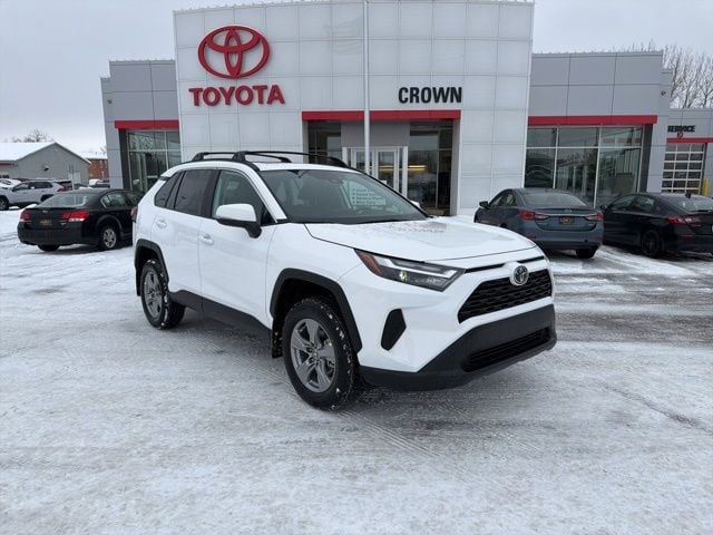 2025 Toyota RAV4 XLE's photo