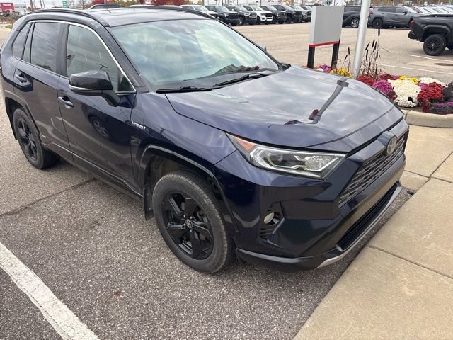 2020 Toyota RAV4 Hybrid XSE photo 2