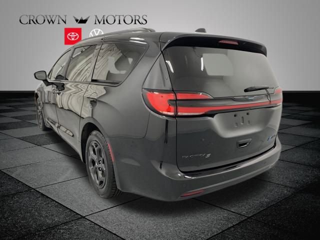 2021 Chrysler Pacifica Hybrid Limited photo 4