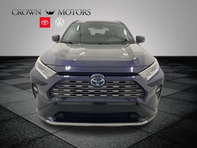 2020 Toyota RAV4 Hybrid XSE photo 2
