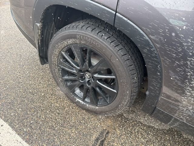 2019 Toyota Highlander SE photo 3