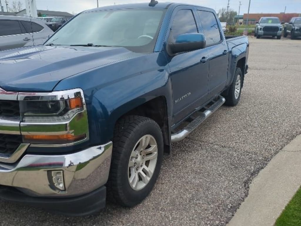 Used 2017 Chevrolet Silverado 1500 LT Truck Crew Cab