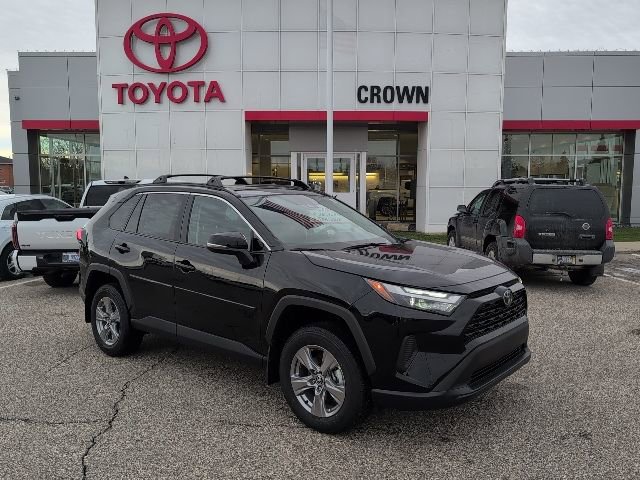 2025 Toyota RAV4 XLE's photo