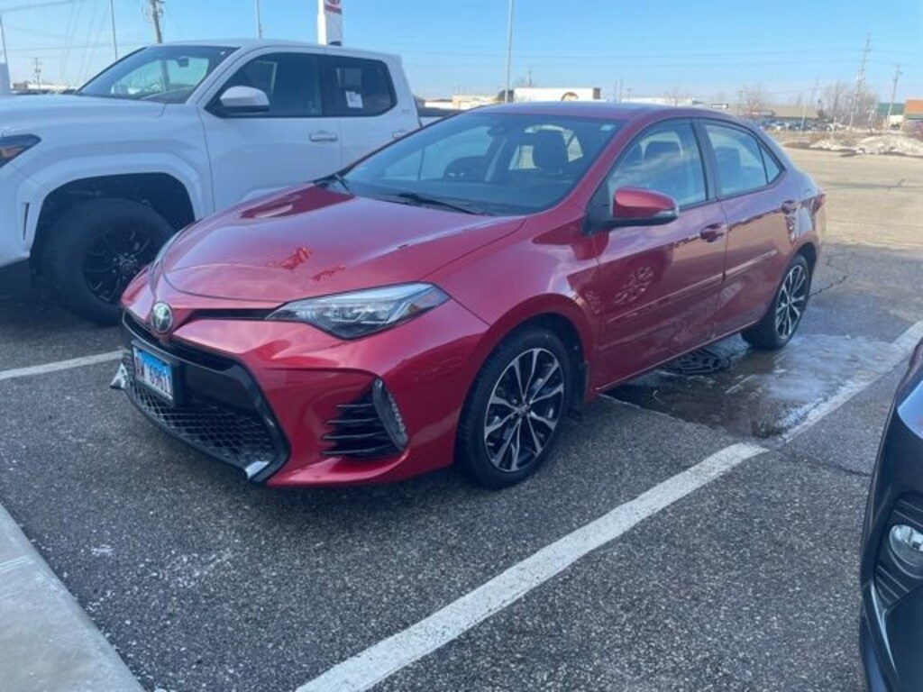 Used 2018 Toyota Corolla SE Sedan