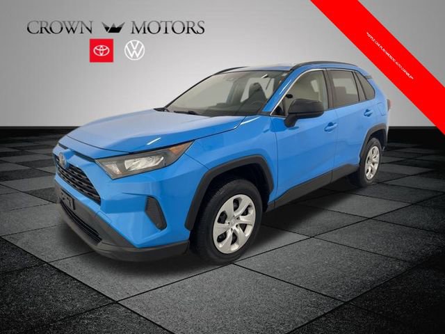 2019 Toyota RAV4 LE photo 3