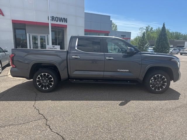 2026 Toyota Tundra Limited - Photo 9