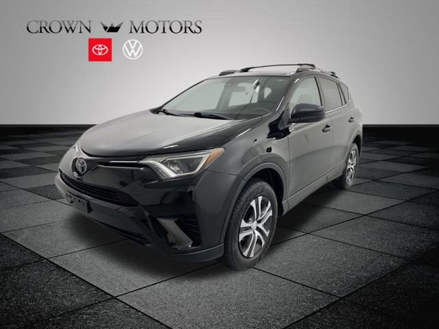 2018 Toyota RAV4 LE photo 3