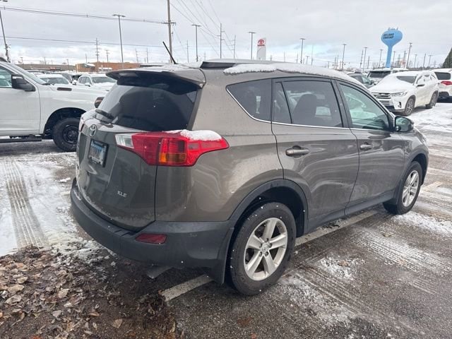2013 Toyota RAV4 XLE photo 4
