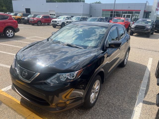 2018 Nissan Rogue Sport S photo 3