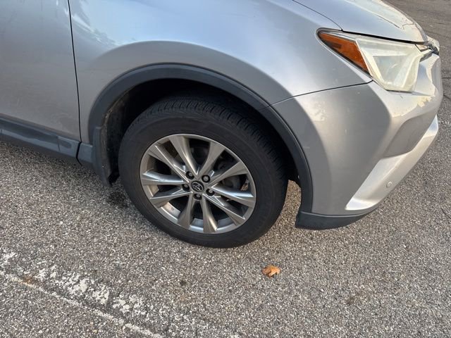 2016 Toyota RAV4 Limited photo 2