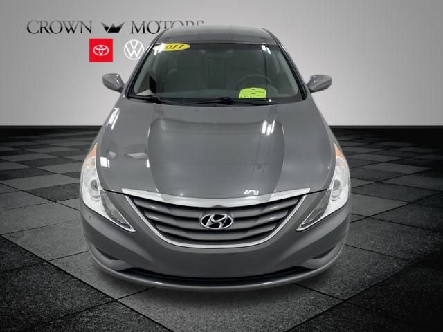 2011 Hyundai Sonata GLS photo 2