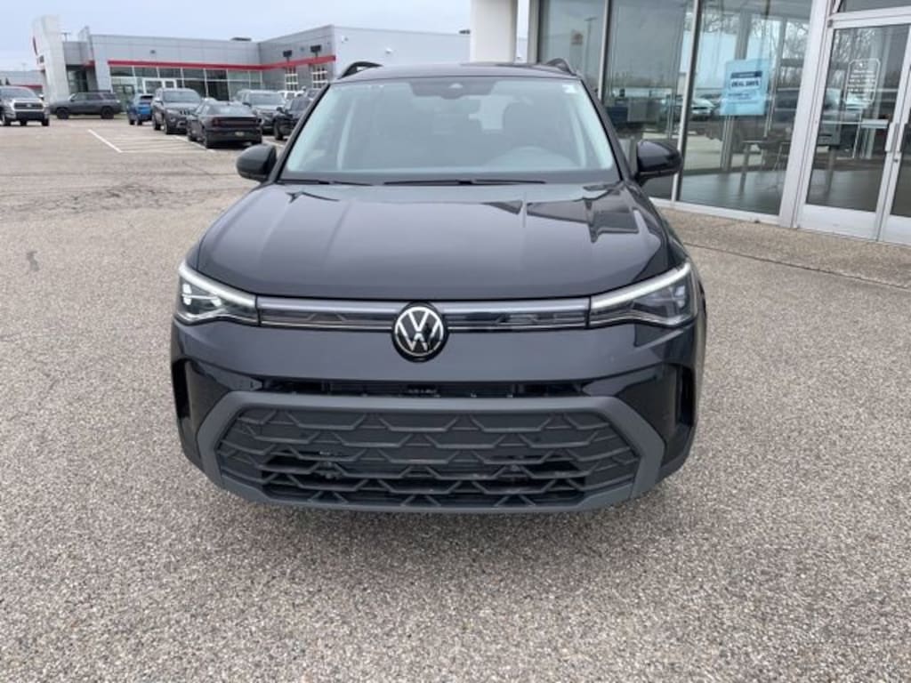 Used 2025 Volkswagen Taos 1.5T SE Black SUV