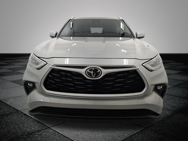 2020 Toyota Highlander XLE photo 2