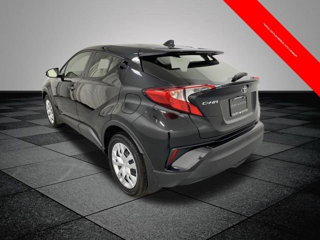 2020 Toyota C-HR LE photo 4