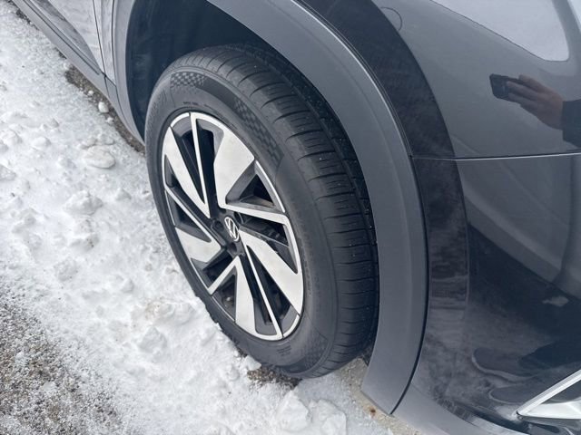 2024 Volkswagen Atlas SE Technology photo 2