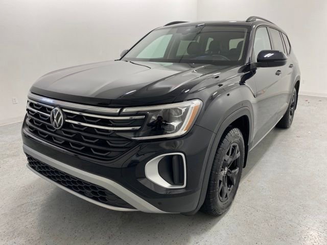 2024 Volkswagen Atlas Peak Edition SEL photo 3