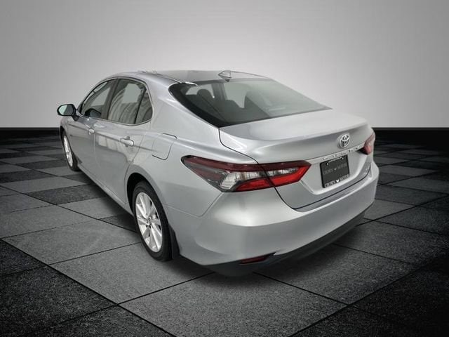 2023 Toyota Camry LE photo 4