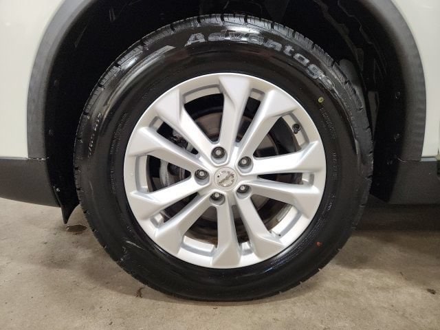 2016 Nissan Rogue SV - Photo 11