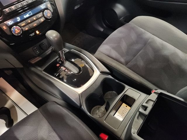 2016 Nissan Rogue SV - Photo 17