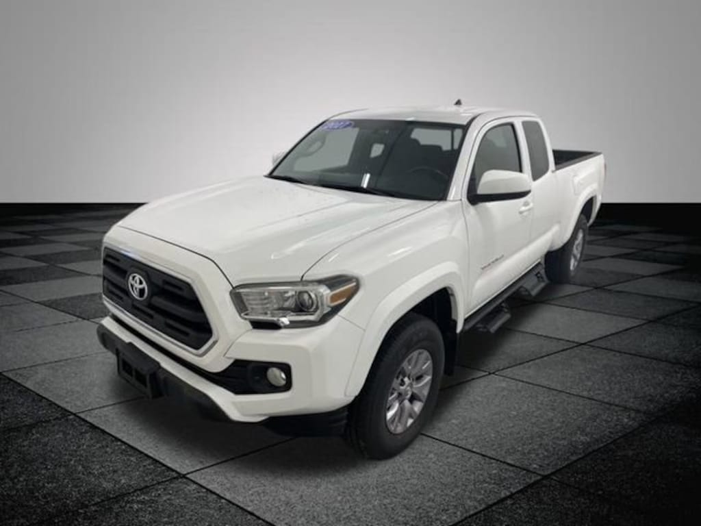 Used 2017 Toyota Tacoma SR5 V6 Truck Access Cab