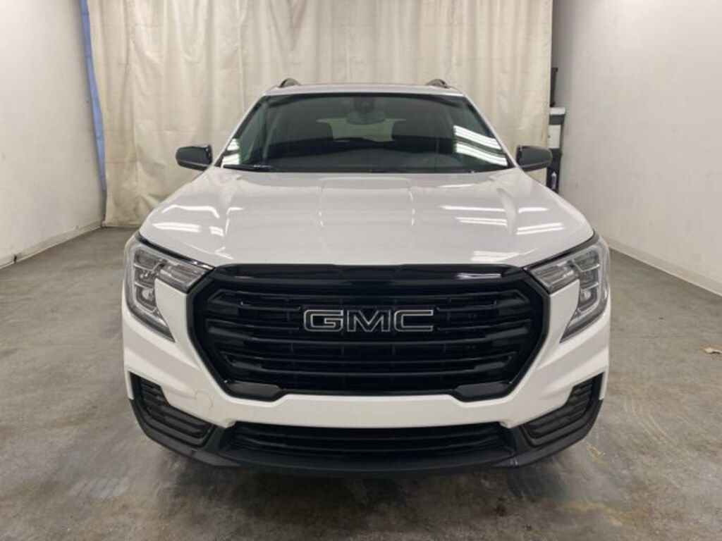 Used 2023 GMC Terrain SLE SUV