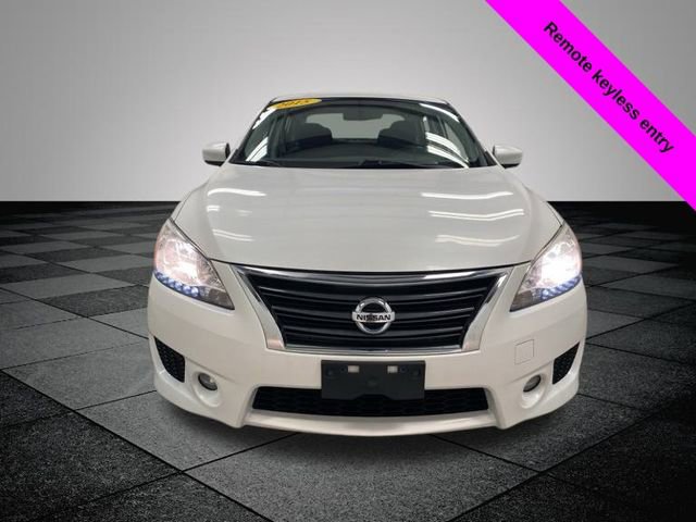 2015 Nissan Sentra SR photo 2
