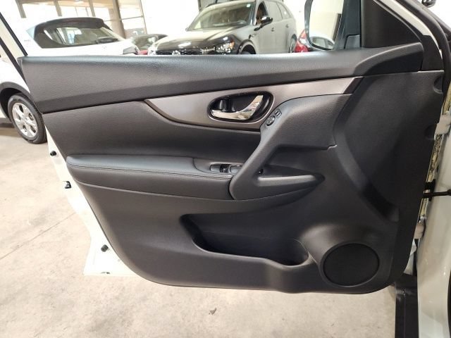 2016 Nissan Rogue SV - Photo 22