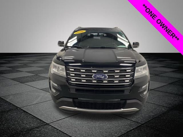 2016 Ford Explorer XLT photo 2