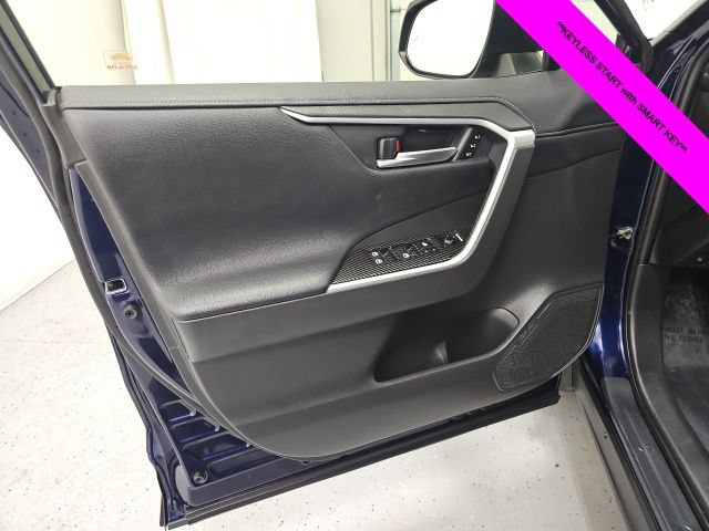 2020 Toyota RAV4 Limited - Photo 12