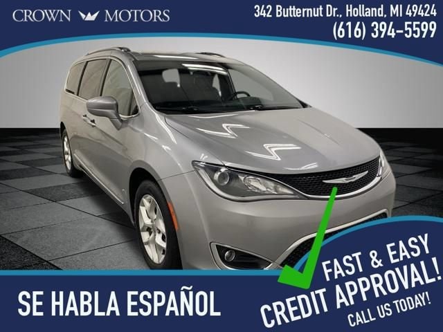 2020 Chrysler Pacifica Touring L 35th Anniversary's photo