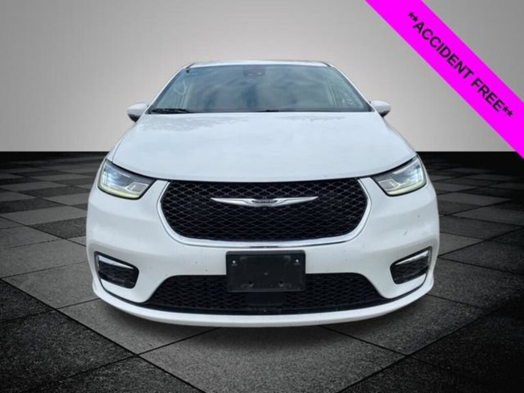 Used 2023 Chrysler Pacifica Touring L Van Passenger Van