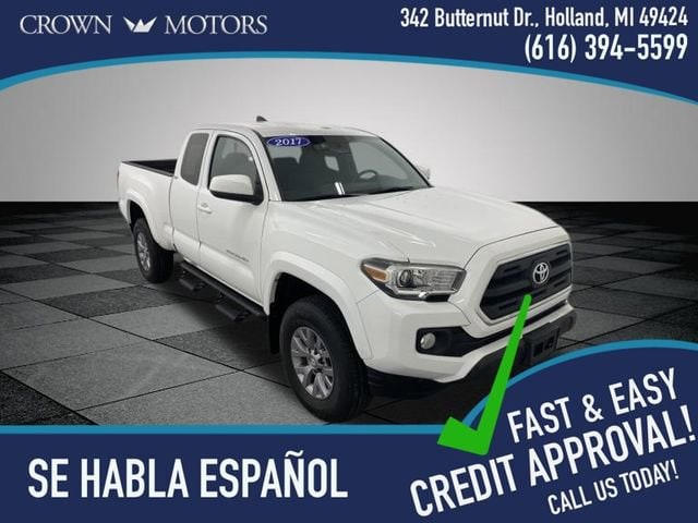 2017 Toyota Tacoma SR5's photo