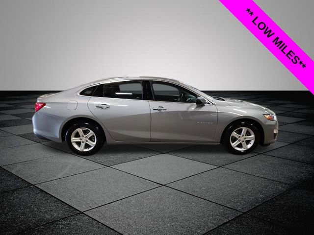 2023 Chevrolet Malibu LS photo 2