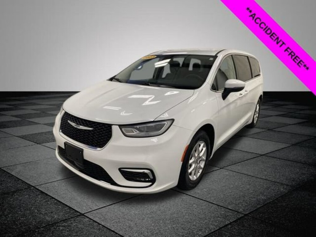 Used 2023 Chrysler Pacifica Touring L Van Passenger Van