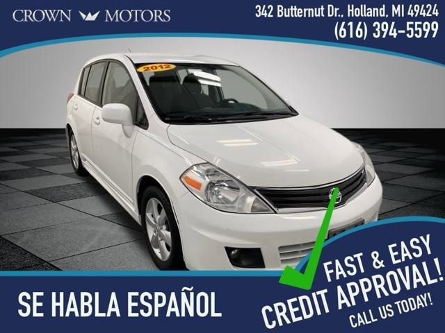 2012 Nissan Versa SL's photo