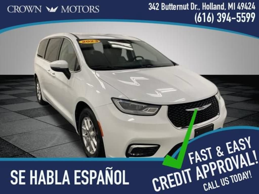 Used 2023 Chrysler Pacifica Touring L Van Passenger Van