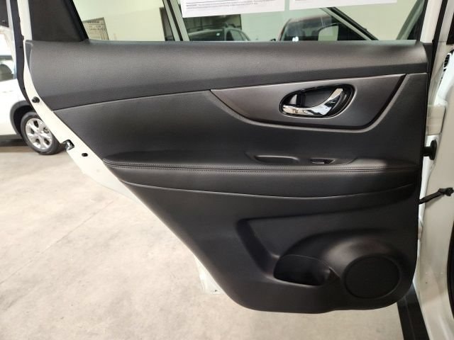 2016 Nissan Rogue SV - Photo 24