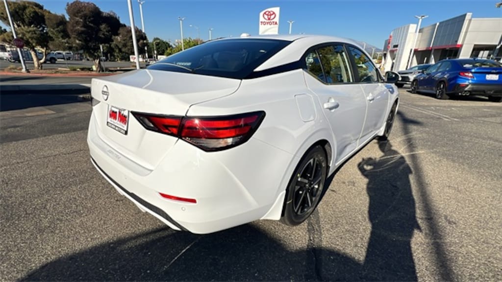 New 2025 Nissan Sentra SV Sedan