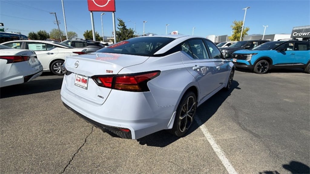 New 2025 Nissan Altima 2.5 SR Sedan