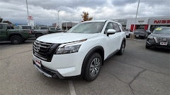 2025 Nissan Pathfinder SL SUV