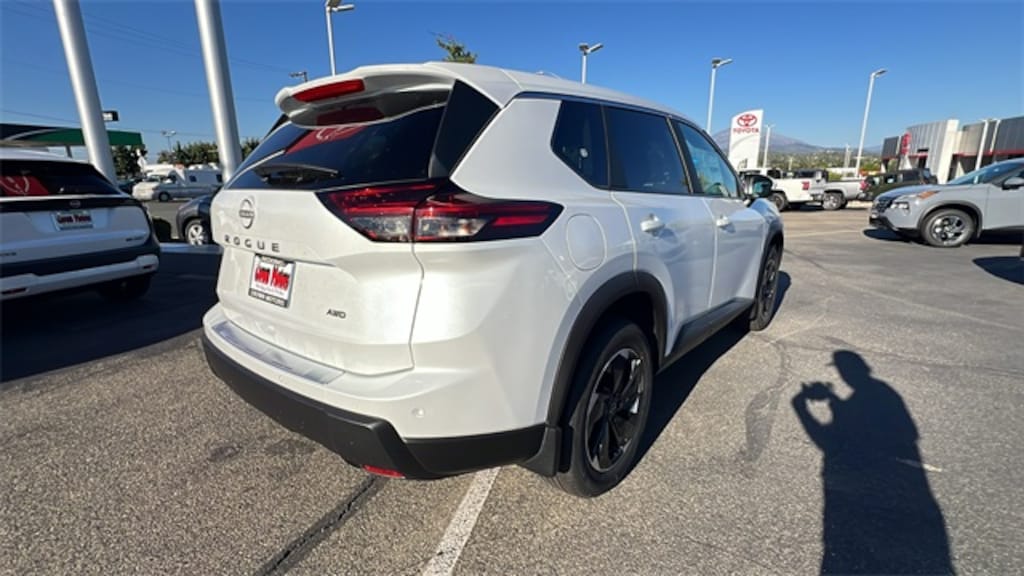 New 2026 Nissan Rogue SV SUV